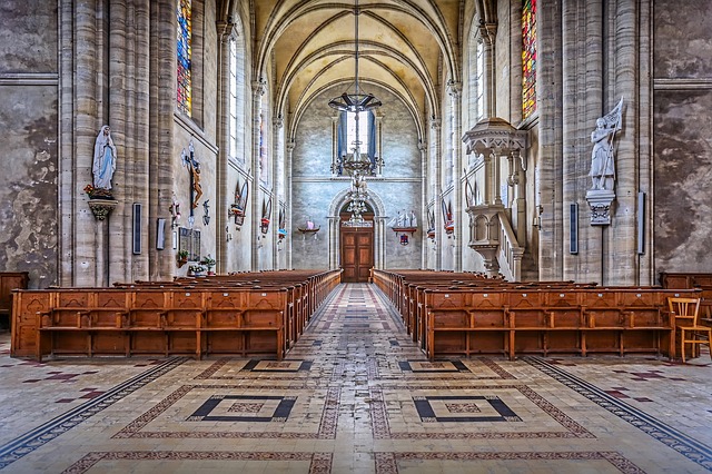 kostel normandie.jpg